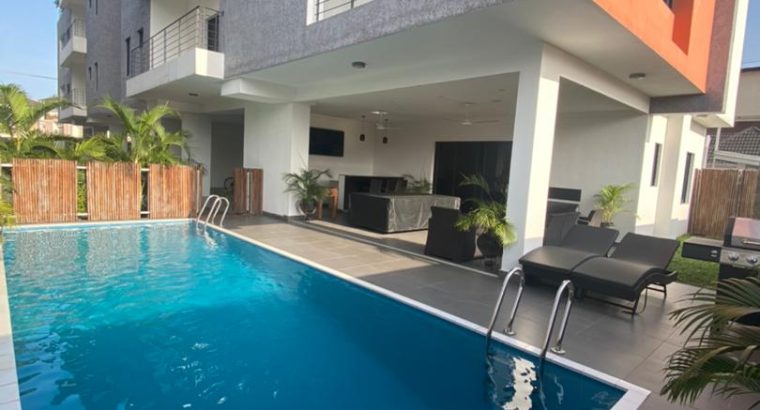 BEAUTIFUL AND CLEAN THREE BEDROOM APARTMENT AT IKOYI